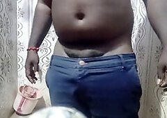 Steamy action in the mall bathroom with Carvingshovel and some naughty piss play