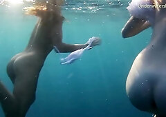 Watch cover-girl squeeze's sex