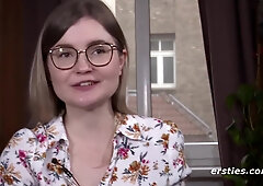Lehramtsstudentin Emily Liebt Es, Mit Toys Zu Masturbieren