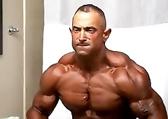 Guy Cisternino Flexing and Posing N@ked