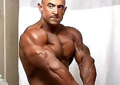 Guy Cisternino Flexing and Posing N@ked