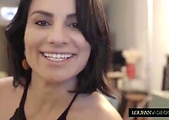 The sizzling hot cougar Marcia Imperator heats things up