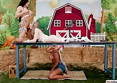 Breasty lalin girl trannies Eva Maxim sucked off by large titties transsexual Izzy Wilde who is anal ding-dong machine screwed and gets deepthroated b