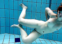 Lenka supah sizzling slut underwater
