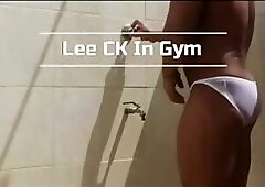 MALAYSIAN MUSCLE DADDY SHOWER AT PUBLIC