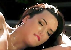 TRANS GALS - Bianka Nascimento Catches Her Poolside Admirer And Turns It Into A Wild Surprise