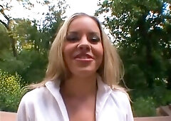 Hawt chick screwed in the booty.