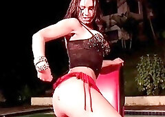 Pretty shemale squeezes juice and load of cum out of shecock