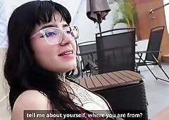 I went out for a during the time that to swim to the pool of my residential complex and I discovered a very hot hotty, my eyes saw the gorgeous angel 