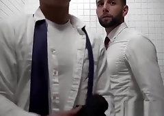 Two Mormon twinks hook up in the bathroom secretly