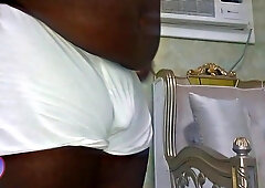 wiggle my black large Caboose then i fap off