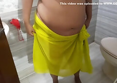 Tamil Rich Hot Aunty Has Sex With Bathroom Water Pipe