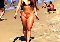 Amateur girlfriend fingered and rammed outdoors at the beach