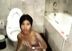 No tits Thai whore gets messy