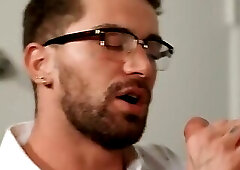 Tiệc sinh nhật dâm dục