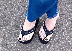 Public exhibitionist indulges in outdoor foot fetish pleasure with a surprise cumshot