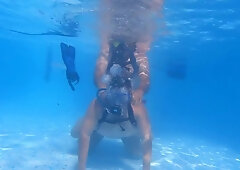 Hookah underwater sex