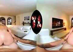 Big Tit Latin Model Kourtney Love VR Experience