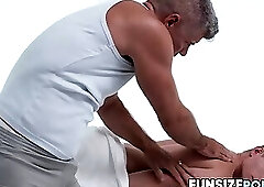 Twink Maxwell Dawson gets oiled up and creamed after DILF Dillons erotic massage