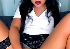 Amateur brunette double toying on webcam