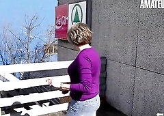 Hausfrau Ficken - Cheating Housewife Seduces the Neighbor - AmateurEuro