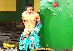 Muscle Car Club 2 - Scene 3 (Remastered)