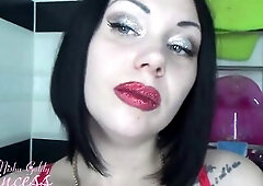 I know u've a thing for glitter red lips, isn't it? This day as i show u my glittery lips, i desire u to take out your rod and begin jerking