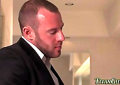 Muscled well hung hunk