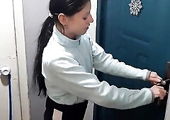 I thanked the delivery angel for a large discount (with impure sex and Russian conversations)