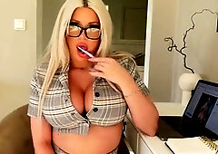 Nicciazzy - Wanna Be Your Horny Little Secretary Who Gives