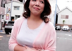 Mature milf with hairy bush cums hard in BDSM training