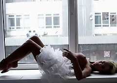 Hot blonde dancer Julia Reutova strips naked