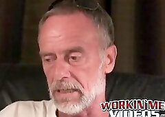 Hairy amateur jizzes all over his belly after masturbating