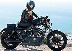 Biker chick Natalia Starr Wants Fuck & Anal