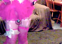 Fifi Flashes Off her Clitty