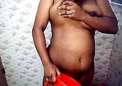 Desi doll Skakoi tempts in the bathroom