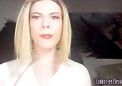 Jessica Bloom has to take part in a movie scene interview with the boss for slacking off and work. Clothed as a horny secretary the boss makes me do v