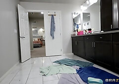 Cleaning Lady Gets Filthy: Lesbian Femdom with Violet Starr and Blonde MILF Phoenix Marie