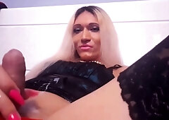 Brunette Tranny jerking in hard dick in solo Webcam