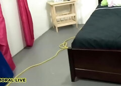Golden-haired Dude Fingers The Juicy Vagina Of Slender Carmen Callaway