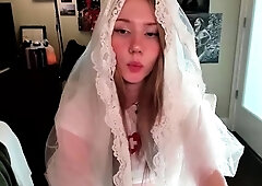 Small titted blond stunner Sarah Peachez masturbating