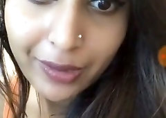 Hot Desi babe on cam