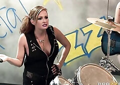 Brazzers - Battle of the Harlots (Tory Lane, Bonnie Rotten)