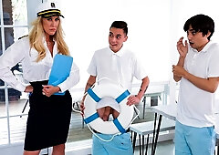 Captain Love - S1:E2