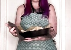 Giant Butt big beautiful woman Skylar Bird's mother I'd like to fuck Next Door Butt Cheek Screwing & oral job