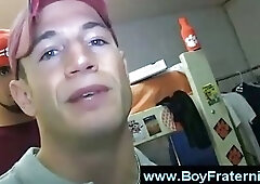 Fratboys make stud play homoerotic game