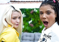 Nathy Oliveira and Isa Muller are enjoying mutual masturbation