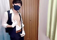 Appraiser faps with white mittens and blows a load