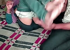 Desi girlfriend fucked boyfriend in canoe style in jeans t-shirt with hindi audio claire vaise full