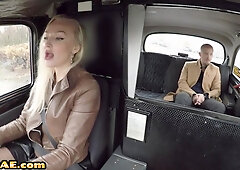 Bigboobs Licked And Pounded By Passenger With Taxi Driver